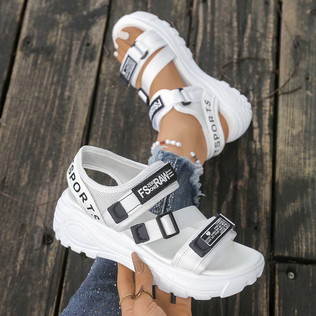 Sandali con zeppa con plateau  - Velcro Strap Sandal recensione e prezzo